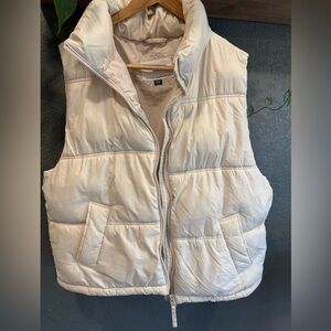 American Eagle puffer vest